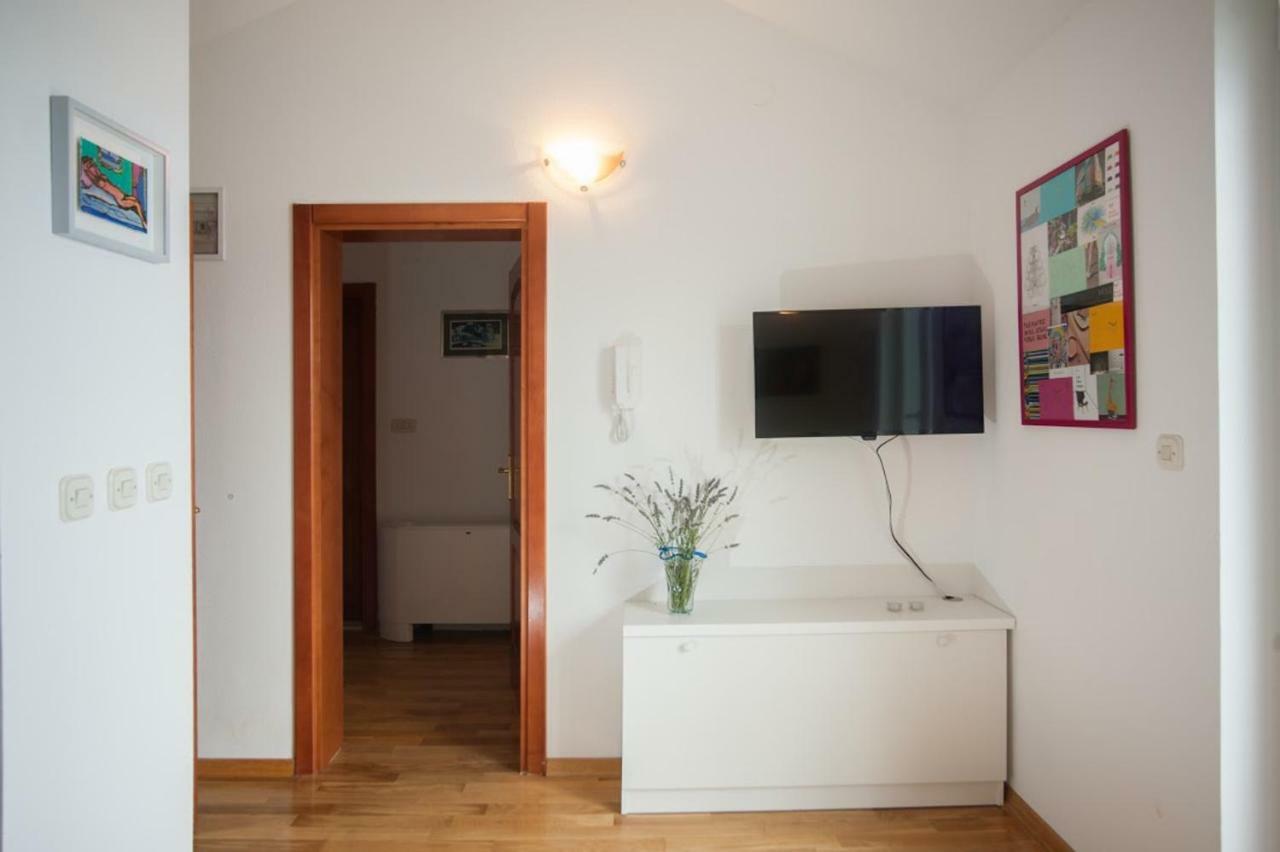 House Koloc Leilighet Bol Eksteriør bilde